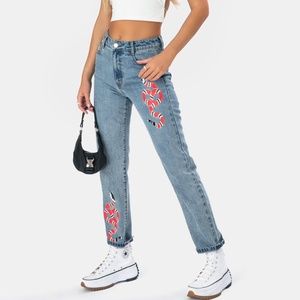 Mom jeans with snake decal